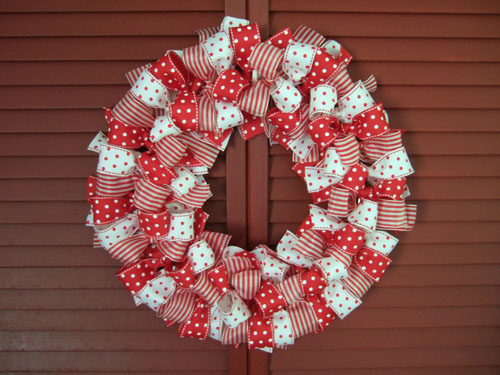 diy-christmas-ribbon-wreath-1
